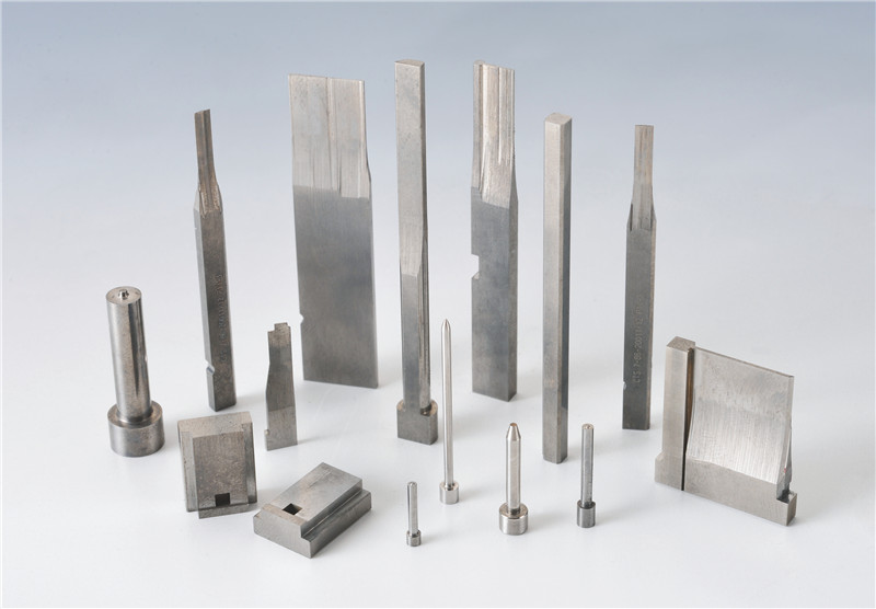 精密(mi)衝糢零件(jian)-08