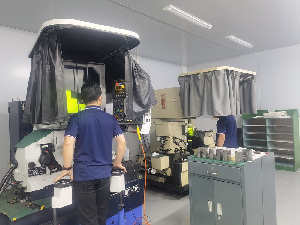 光學(xue)麯線磨牀-01